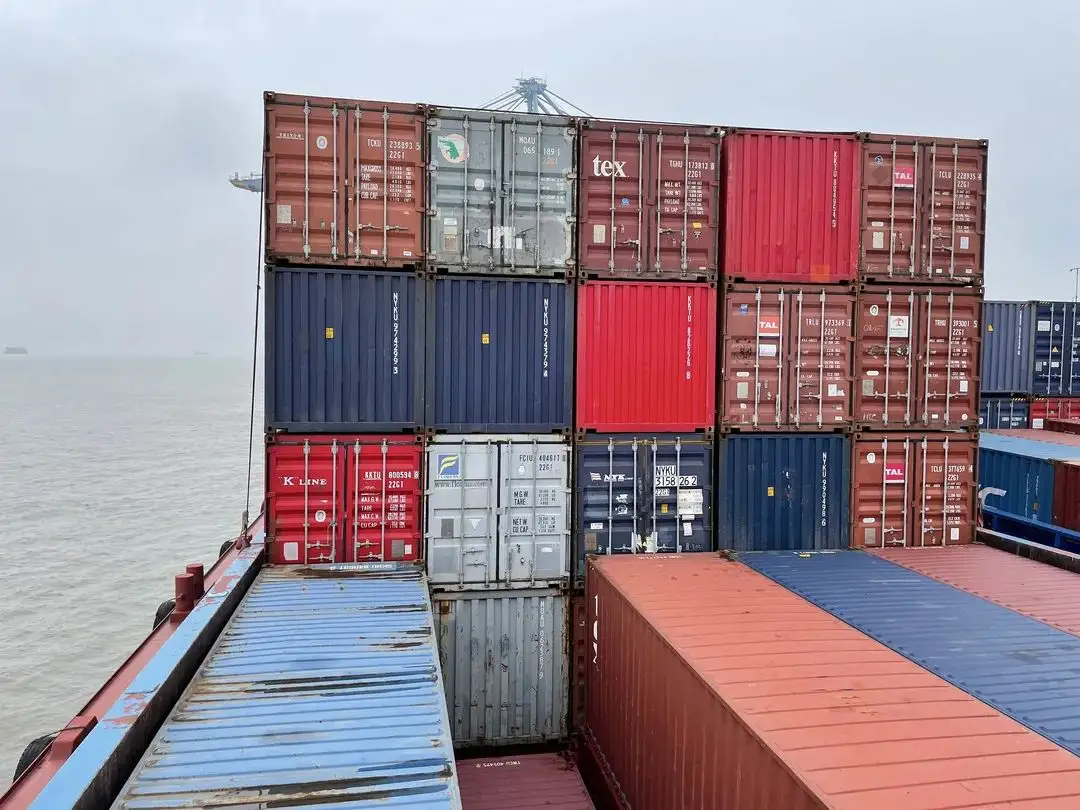 用一个海运集装箱装三辆车海运物流新模式  --  亚游国际物流