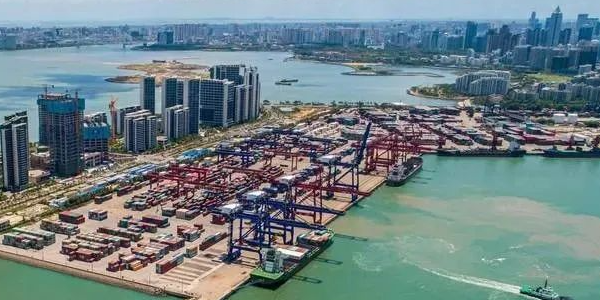 集装箱船淹没大宗集装箱落水  --  亚游国际物流