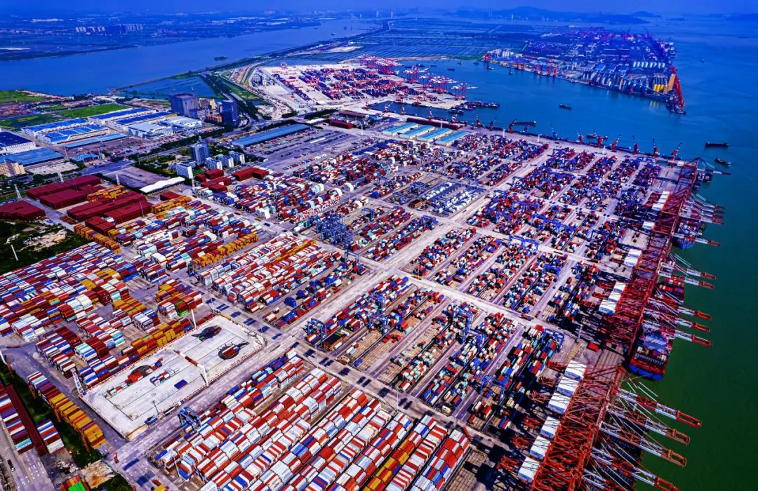 上半年台州港集装箱吞吐量35.9万标准箱  --  亚游国际物